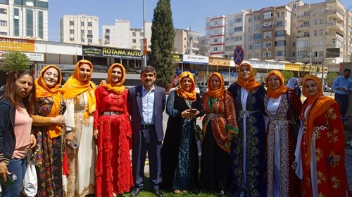 İlçe Halk Eğitim Merkezi Halk Oyunları Ekibi Viranşehir’i Temsil Etti.